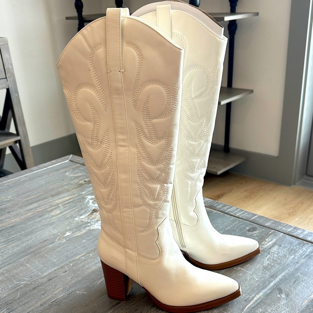 Ivory western cowboy Boots Coconuts by Matisse